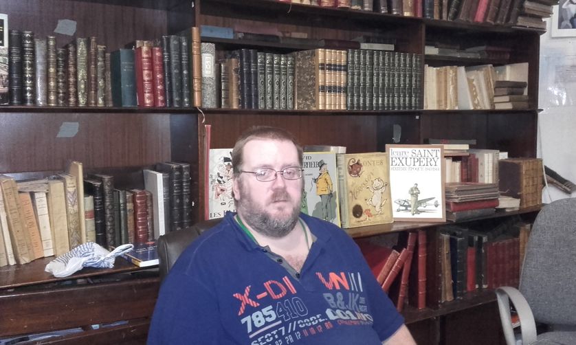 Philippe, passionné par les livres anciens, est en insertion dans les métiers de la librairie.