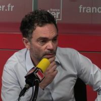 Yann Moix au micro de Sonia Devillers dans l'Instant M, le 14 juin 2017 (capture d'écran tirée de la vidéo de l'émission)