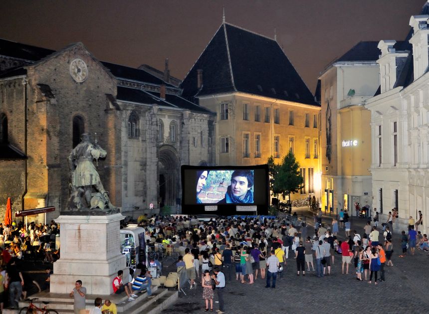 au coeur du festival place Saint André Grenoble