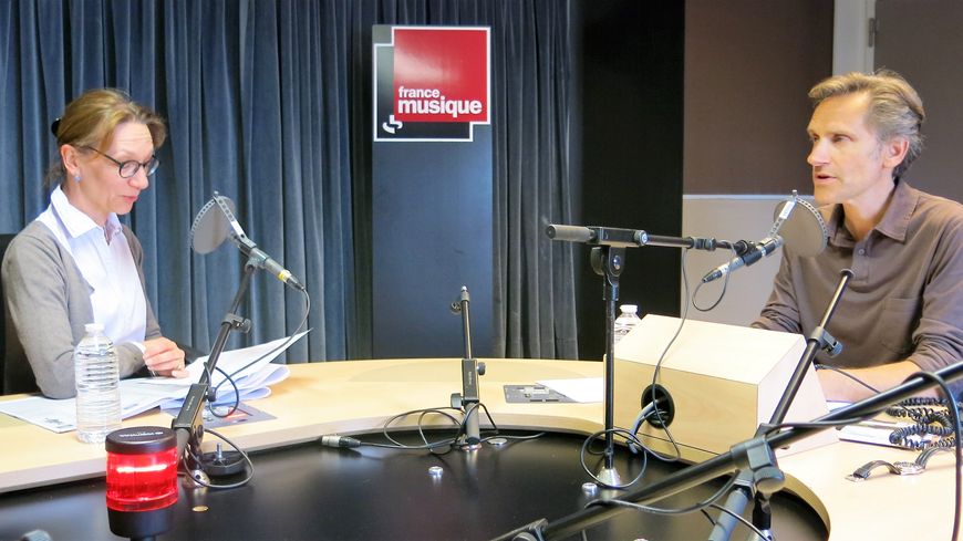 France Musique, studio 131... Laurence Decobert, conservateur en chef département de la Musique de la BnF & Le producteur Philippe Venturini (de g. à d.)