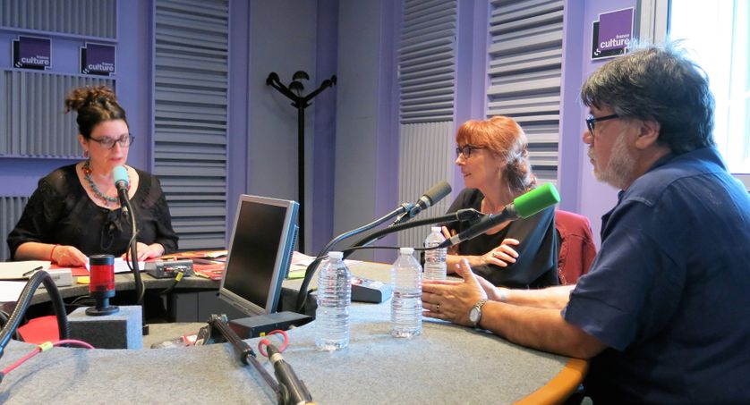 France Culture, studio 153... La productrice Aline Pailler, Anne-Marie Métailié, directrice des éditions Métailié & Luis Sepúlveda, écrivain chilien (de g. à d.)