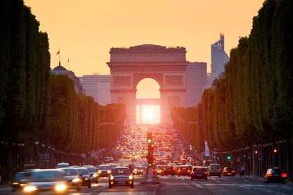 Gaz d'échappement et soleil affectent particulièrement l'ozone pendant les périodes caniculaires Gaz d'échappement et soleil affectent particulièrement l'ozone pendant les périodes caniculaires