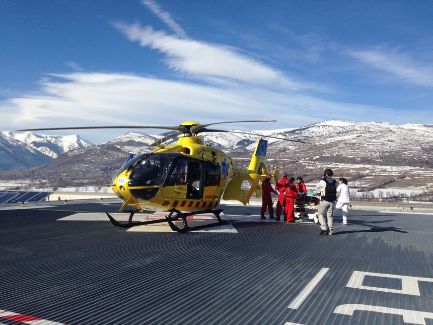 La piste de l'hélicoptère sur le toit de l'hôpital