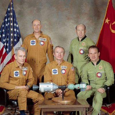 Equipage americano-soviétique Apollo-Soyouz, mission spatiale, 1975.