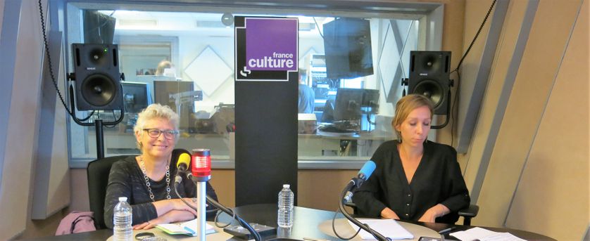 France Culture, studio 152... Claude Mangin-Asfari, enseignante d'histoire-géographie dans la région parisienne & Julie Desseaux, travaille aux relations Internationales de Saint-Denis (de g. à d.)
