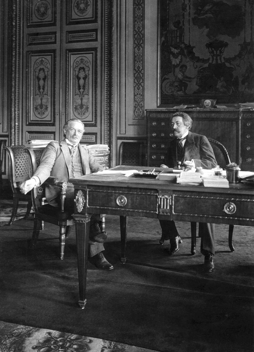 Le pacifiste français, ex-socialiste, Aristide Briand, et Lloyd George, Premier ministre britannique liberal, en 1921.