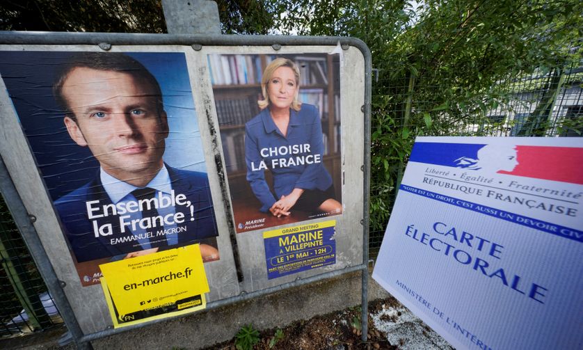 Les affiches électorales pour le second tour de l'élection présidentielle de 2017