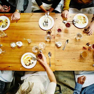 On mange mieux à plusieurs ou face à un miroir