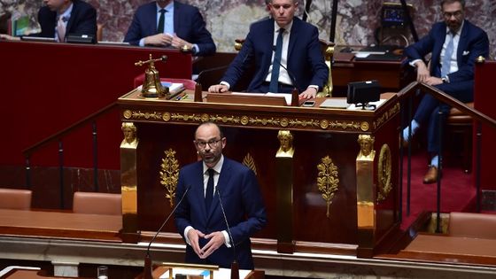 Edouard Philippe à la tribune de l'Assemblée pendant son discours de politique générale ©AFP - CHRISTOPHE ARCHAMBAULT / AFP