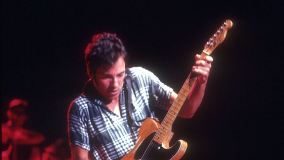 Bruce Springsteen la guitare à la main ©Getty - Michael Ochs Archives / Intermittent