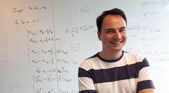 A l'Institut du cerveau et de la moelle épinière, Stanley Durrleman et son équipe compilent des millions de données cliniques, génétiques ou d’imagerie pour mettre au point un logiciel capable de prédire l'évolution d'une maladie comme Alzheimer.