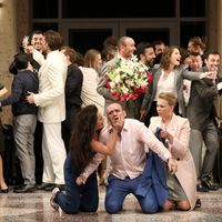 Elsa Dreisig, Stéphanie d'Oustrac et Michael Fabiano dans la nouvelle production de Carmen mise en scène par Dmitri Tcherniakov au Festival d'Aix en Provence ©Patrick Berger