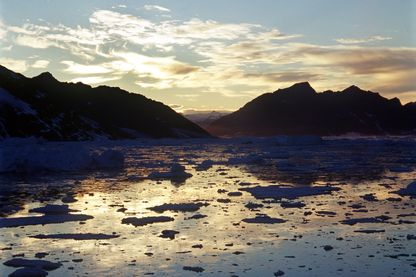 Le plus long fjord du monde se trouve au Groenland : le Scoresby Sund Le plus long fjord du monde se trouve au Groenland : le Scoresby Sund