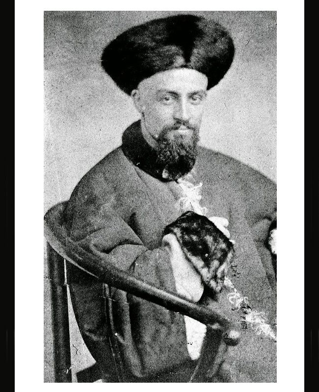 Le Père Armand David en habits de fonctionnaire sous la Dynastie des Qing, le 2 août 1872 (via panda.fr)