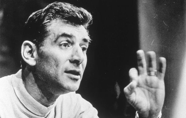 Portrait du compositeur Leonard Bernstein vers 1960