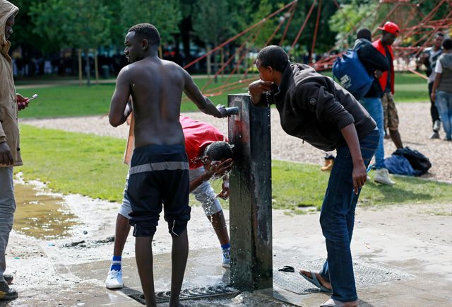 Le seul point d'eau du parc Maximilien de Bruxelles