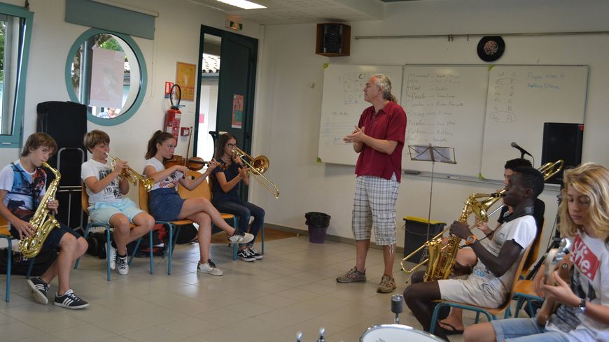 Les jeunes musiciens Du jazz au collège participent aux stages dans le cadre du festival
