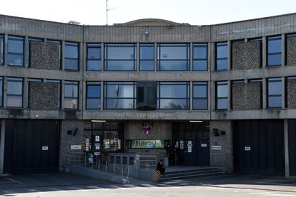 Entrée de la maison d'arrêt de Fleury-Mérogis - 7 avril 2017 Entrée de la maison d'arrêt de Fleury-Mérogis - 7 avril 2017