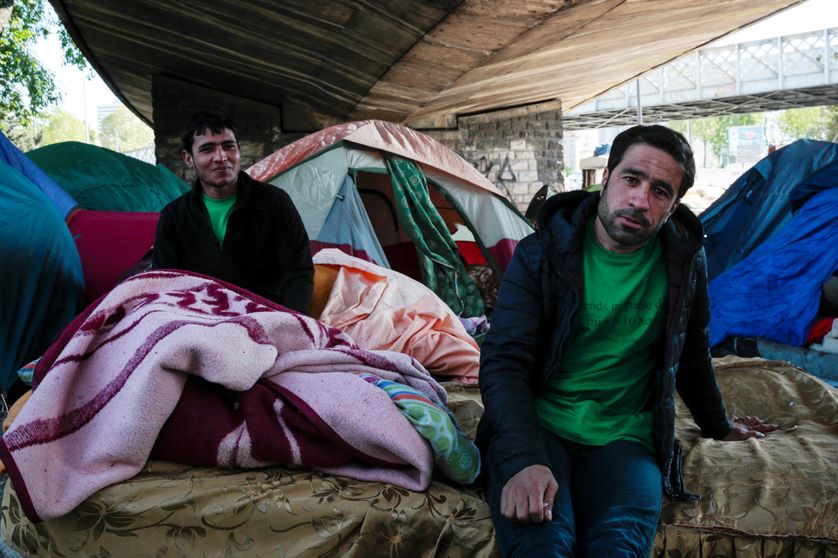 Camp de migrants sous un pont Porte de la Chapelle à Paris, photo d'avril 2017