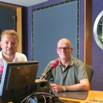 Benjamin François et Joël Suhubiette au studio 142 de la Maison de la Radio.
