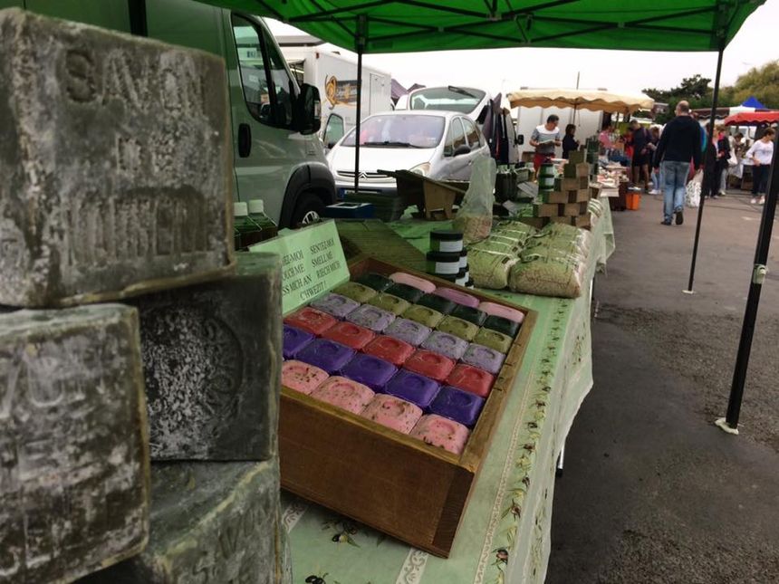 Le vrai Marseillais sur le marché de Trégastel