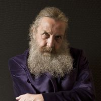 Alan Moore : "on a devant nos cinémas, des adultes qui font la file pour aller voir des personnages et des récits qui ont été inventés pour divertir des garçons de 12 ans d'il y a 50 ans !"