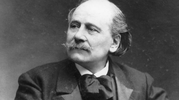 Photographie du compositeur Jules Massenet datant de 1900. Professeur de composition au conservatoire de Paris, il est particulièrement impliqué dans la formation et le développement personnel de ses élèves.
