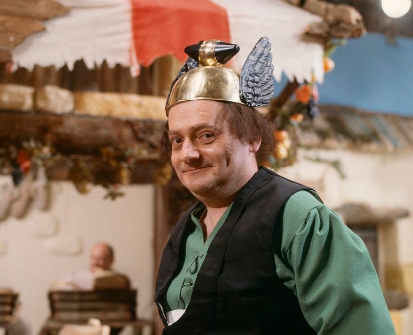 René Goscinny sur le tournage de la fiction "Deux Romains en Gaule" réalisée par Pierre Tchernia en 1967
