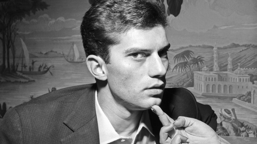 Portrait du chanteur italien Luigi Tenco (26/09/1962)