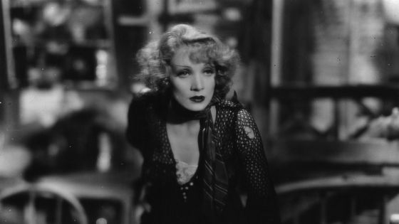 Marlene Dietrich en 1932, dans 'Blonde Venus' de Josef Von Sternberg (Paramount) ©Getty - Hulton Archive