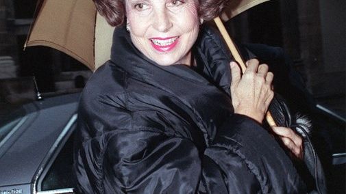 Liliane Bettencourt le 30 novembre 1988 à Paris. Ce jour-là, son mari, le sénateur André Bettencourt, était reçu à l'Académie des Beaux-Arts ©AFP - GERARD FOUET / AFP