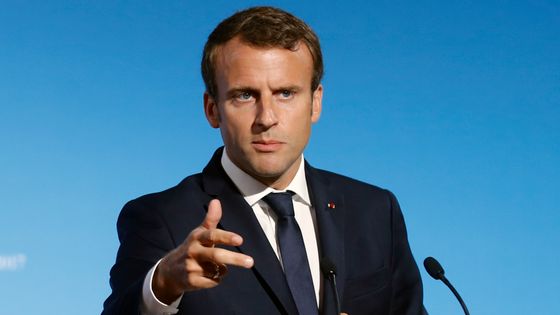 La dernière pique d'Emmanuel Macron à l'encontre des propriétaires qu'il encourage à baisser leur loyer de 5€ ©AFP - ETIENNE LAURENT / POOL