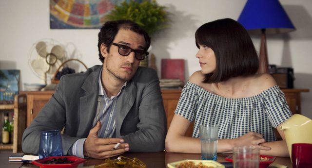Dans le film d'Hazanavicius, Louis Garrel incarne Jean-Luc Godard et Stacy Martin Anne Wiazemsky.