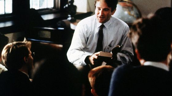 Robin Williams dans "Le Cercle des poètes disparus" (1989) ©AFP - Touchstone pictures/ Coll. Christophel