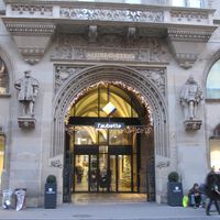 Le portail d'entrée de l'Aubette à Strasbourg © Strasbourg