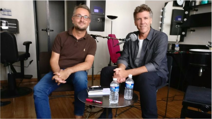 Dans sa loge de l'Opéra-Bastille, Thomas Hampson reçoit l'équipe des Grands Entretiens...