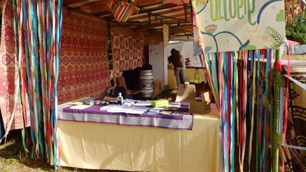 Tente accueil du festival Le bruit de la musique
