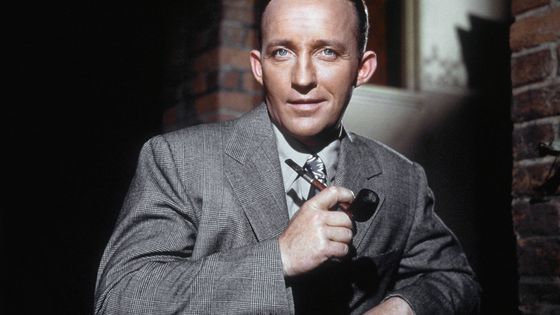 Actor Bing Crosby poses for a portrait with pipe in circa 1950 ©Getty - Donaldson Collection