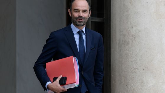 Le Premier ministre Edouard Philippe quitte le Conseil des Ministres où ont été présentés les textes définitifs des cinq ordonnances ©AFP - PHILIPPE LOPEZ
