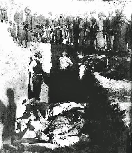 Le charnier de Wounded Knee après le massacre des Indiens Lakotas par les pionniers au Dakota du Sud, 1890.