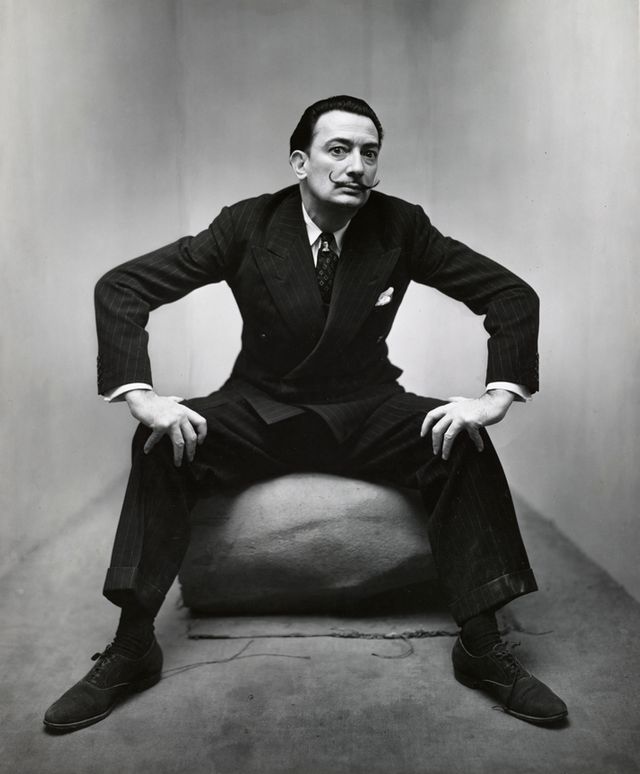 Irving Penn Salvador Dali New York, 1947 épreuve gélatino-argentique. The Metropolitan Museum of Art, New York, Promised Gift of The Irving Penn Foundation