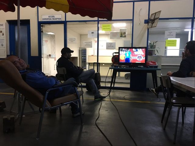 Ouvriers occupant l'usine Semperit