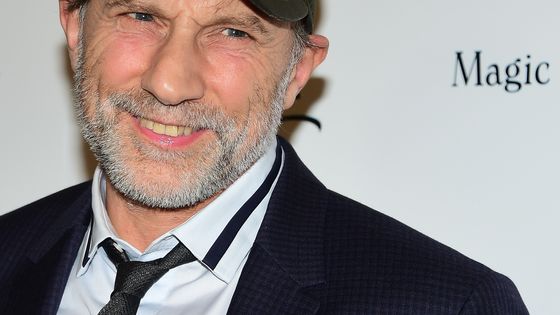Simon McBurney présente une nouvelle pièce, "La Pitie Dangereuse", basée sur le roman de Stefan Zweig à l'ouverture du Festival d'automne 2017 de Paris. ©AFP - Frederic J. BROWN / AFP