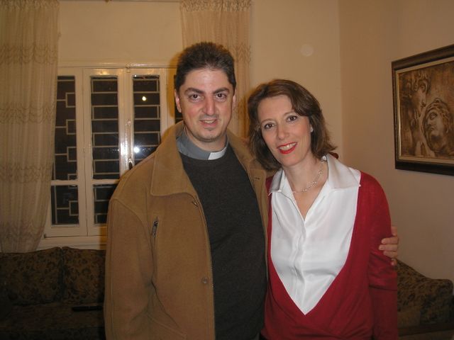 Mousa Helou, prêtre maronite de la paroisse Saint Pierre et Paul de la commune de Qornet Chehwan au nord de Beyrouth.