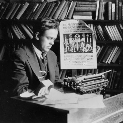 John « Jack » Silas Reed, né à Portland le 22 octobre 1887 et mort à Moscou le 19 octobre 1920