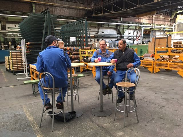 Ouvriers de l'usine Semperit