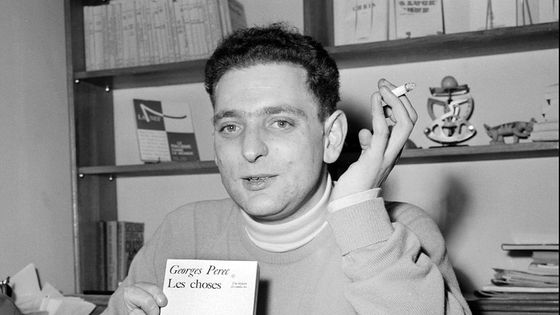 Georges Perec présente à la presse son roman "Les Choses " il vient de recevoir le Prix Renaudot 22/11/1965. ©AFP - upi
