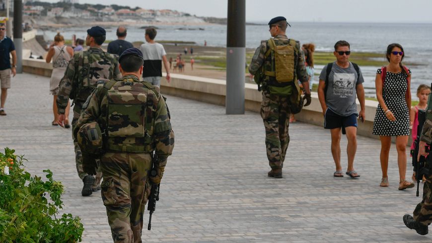 Militaires de l'opération Sentinelle aux Sables d'Olonne en juillet 2017