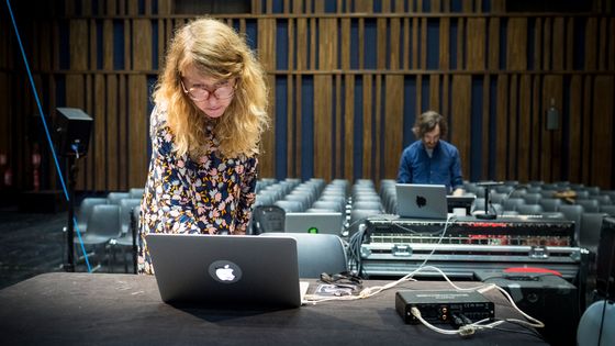 Felicia Atkinson au festival Présences Électronique 2017 - Didier Allard - copyright ina