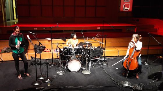 Isabelle Duthoit, Yoko Oshima et Soizic Lebrat en balance au studio 106 ©Radio France - Soizic Noël